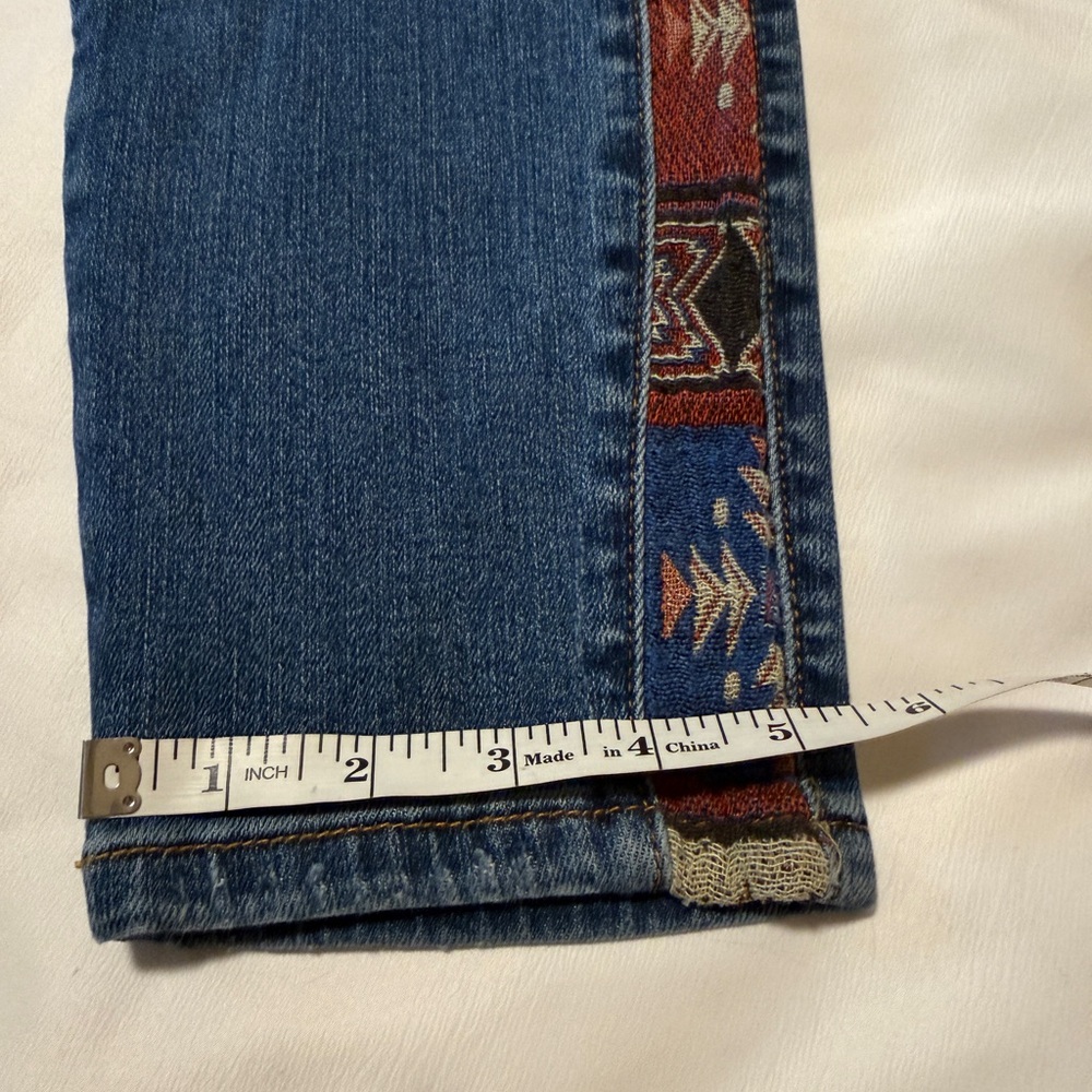 Judy Blue Relaxed Fit Jeans w/ Southwestern Side Stripe – Size 15/32 - Picture 7 of 9